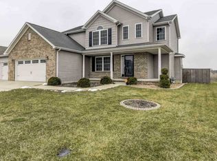 617 Racastle Rd, Chatham, IL 62629