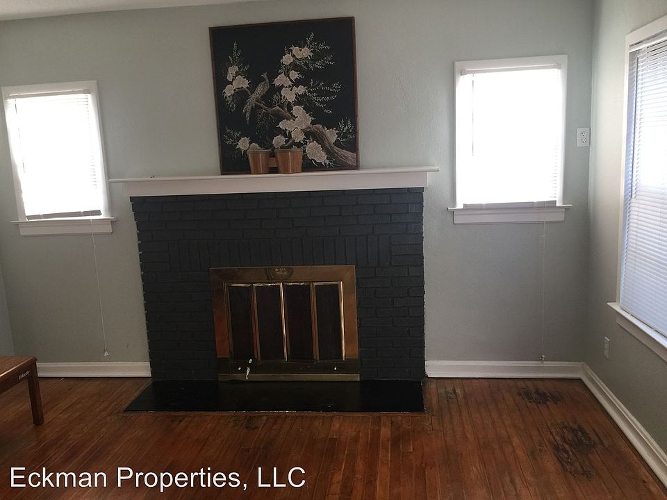 2nd image of 1006 Meadow Ln