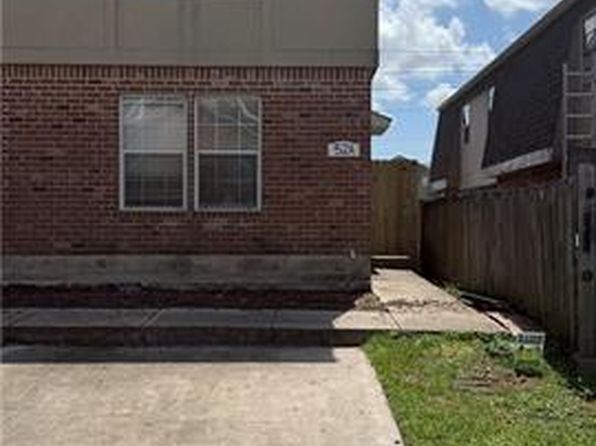 52 Brandon Hall Dr APT A