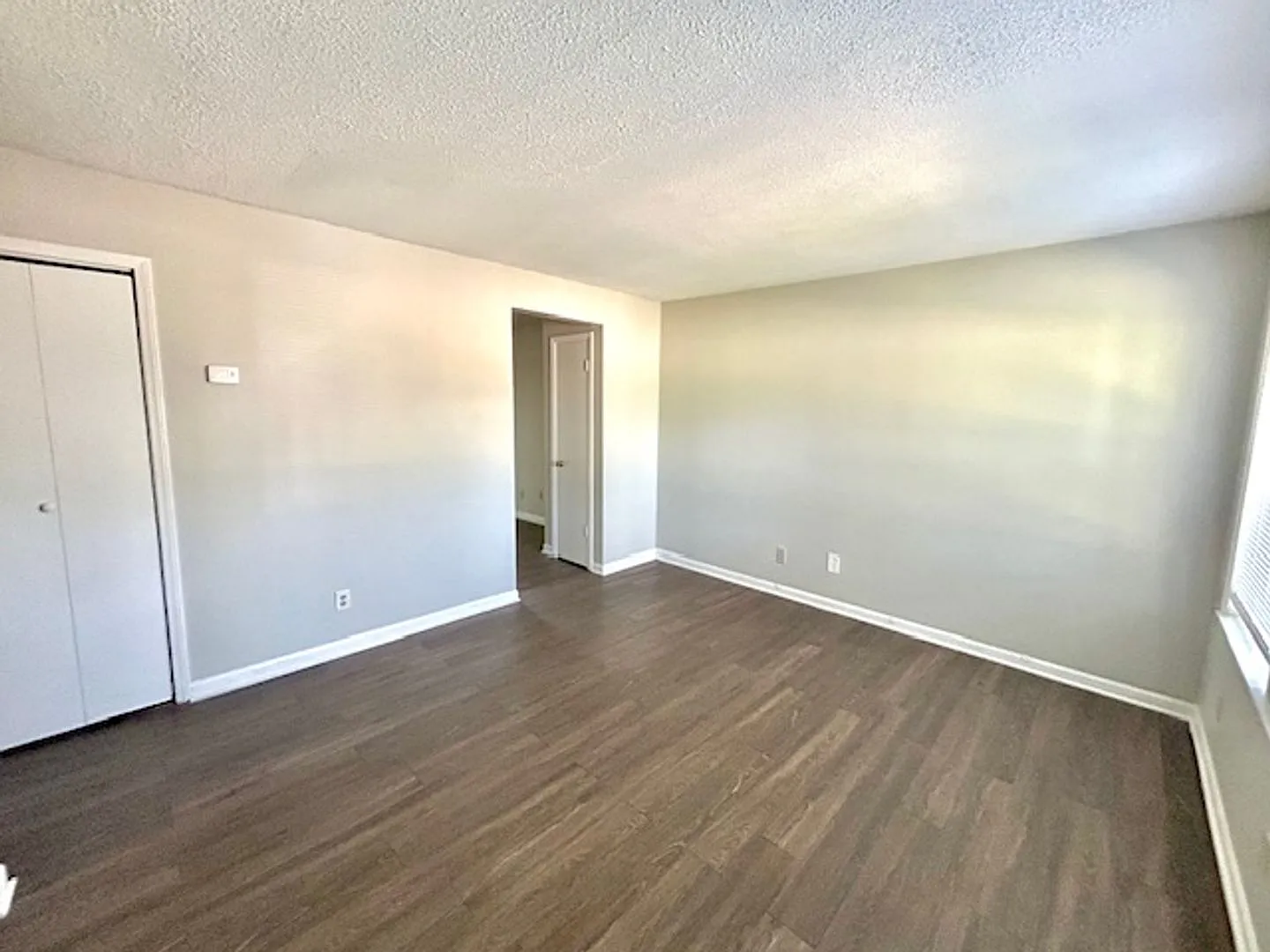 100 Michael Ave — Photo 3
