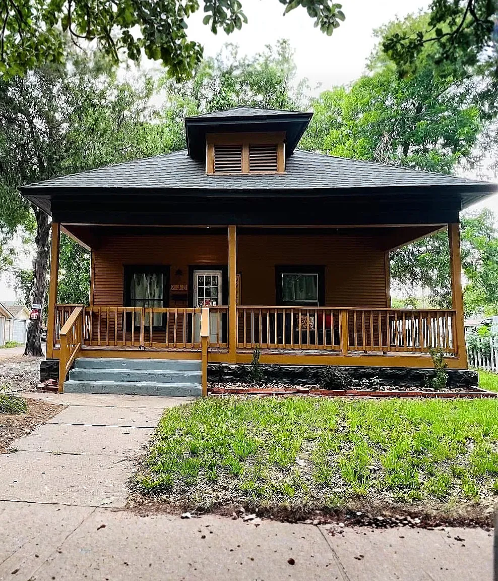 233 S Vine St — Photo 1