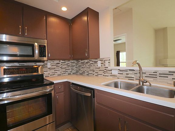 2nd image of 2150 Camino De La Reina Unit 305