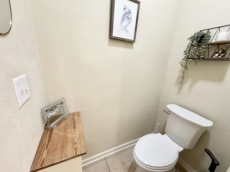 214 Providence Ct — Photo 14
