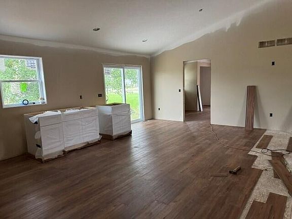 5th image of 2419 Janice St