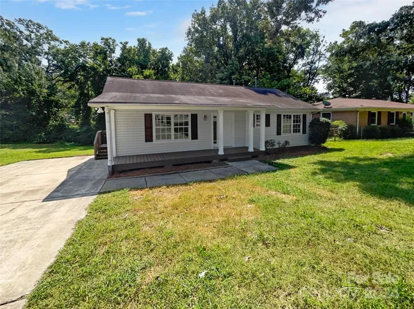 729 Glasgow Rd, Charlotte, NC 28214