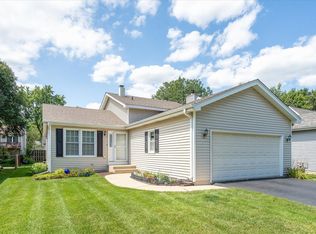 1113 Needham Rd, Naperville, IL 60563