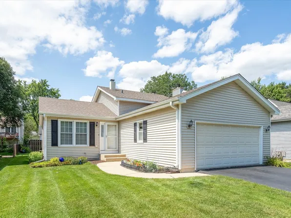 1113 Needham Rd, Naperville, IL 60563