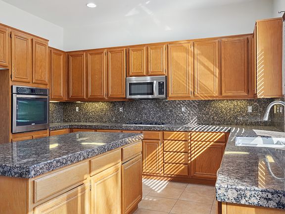 3rd image of 34672 Chinaberry Dr