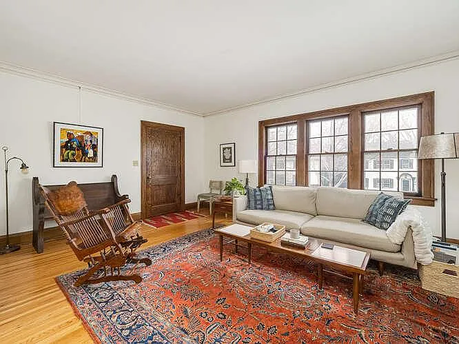 4404 Aldrich Ave S #UPPER — Photo 2