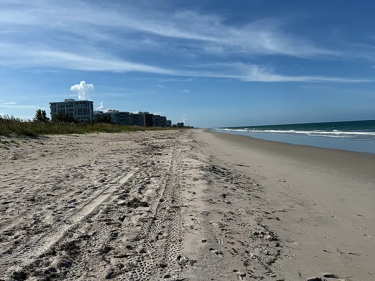 2503 N Ocean Dr — Photo 26