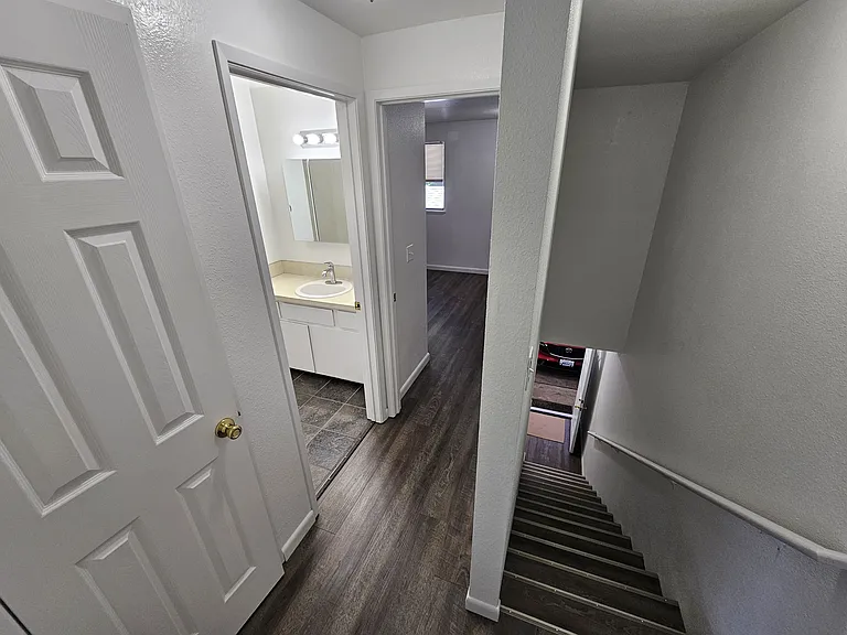 226 Little St SW #3 — Photo 9
