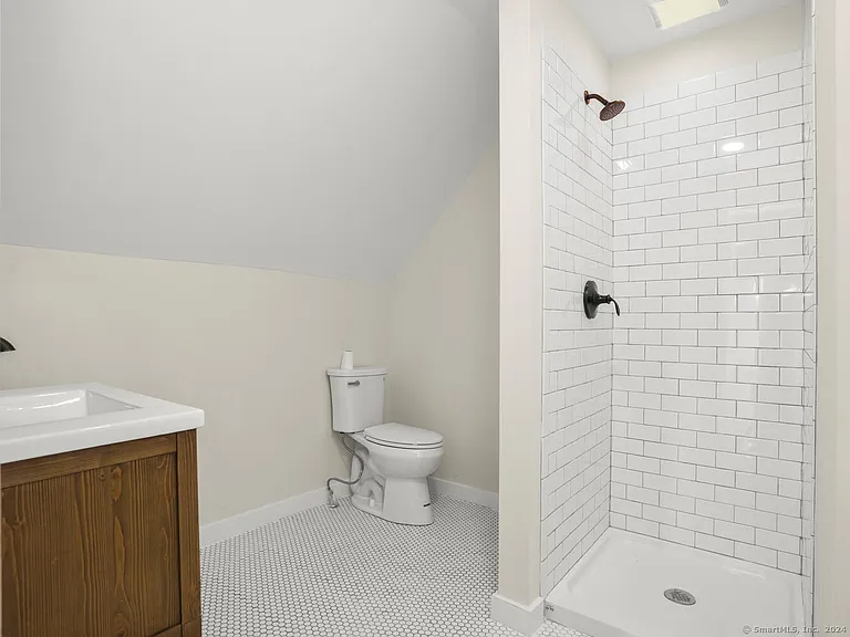 101 Noble Ave — Photo 6