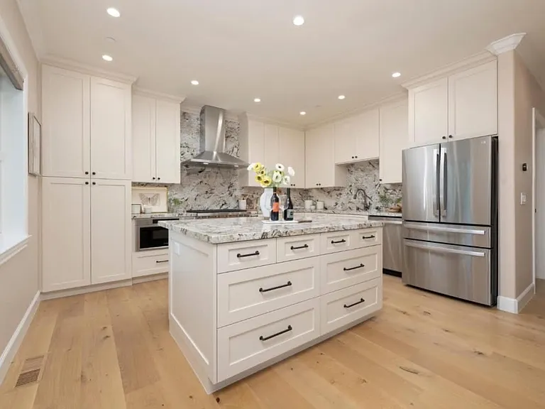 30 16th Ave #B — Photo 4