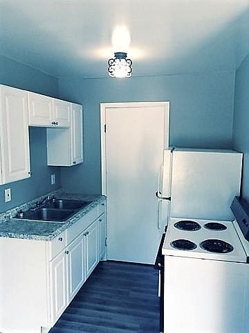 1st image of 105 Hobart St