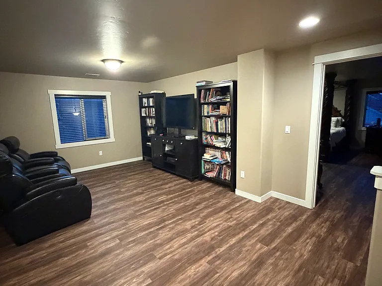 12272 W Oneida St — Photo 16