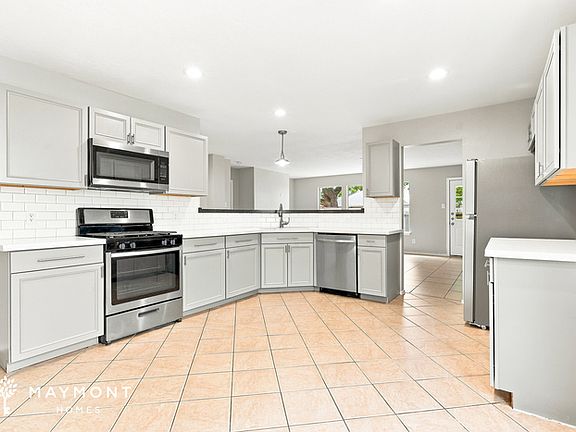 5th image of 3723 Nutwood Ln