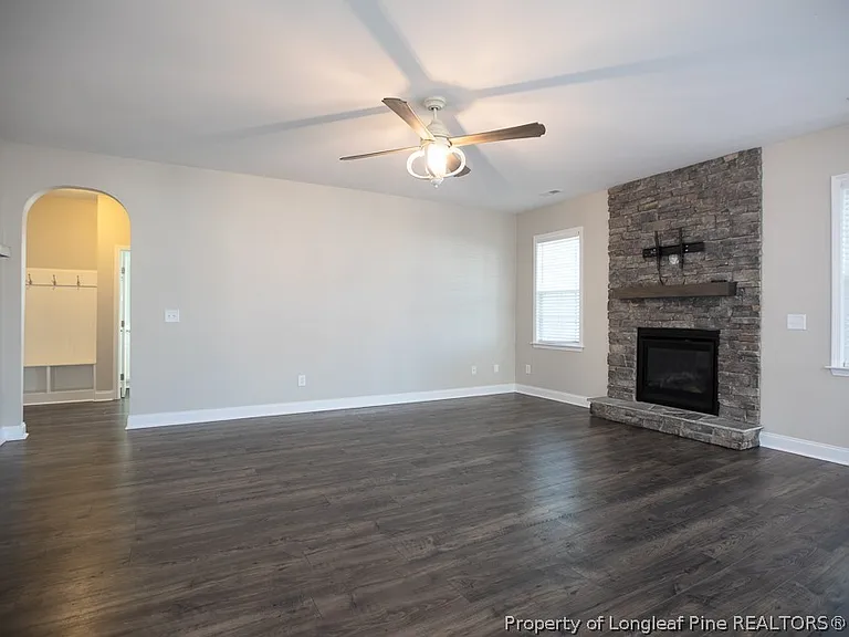 410 Longthorpe Rd — Photo 8