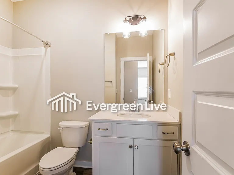 163 Park Dr N — Photo 9