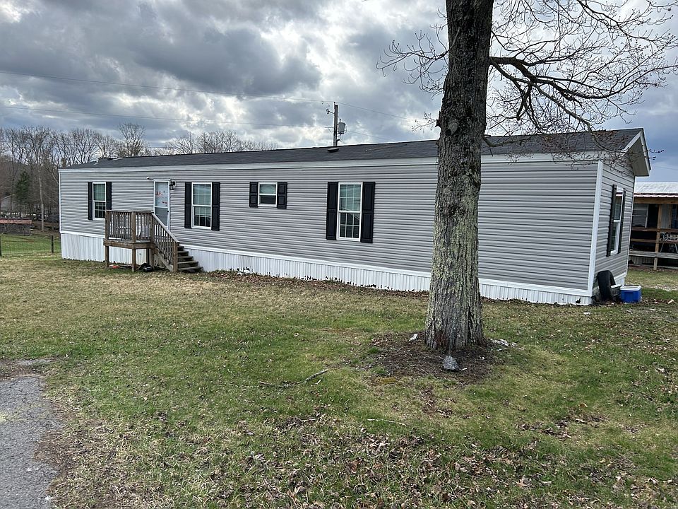 1st image of 207 Chestnut Ln