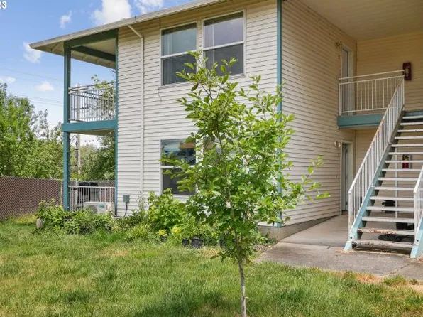 2239 Hawthorne St APT 1, Forest Grove, OR 97116