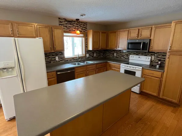 425 Cedar Pl, Maple Lake, MN 55358
