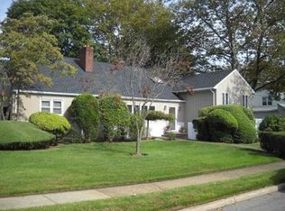 1005 Melissa Ln, Bellmore, NY 11710