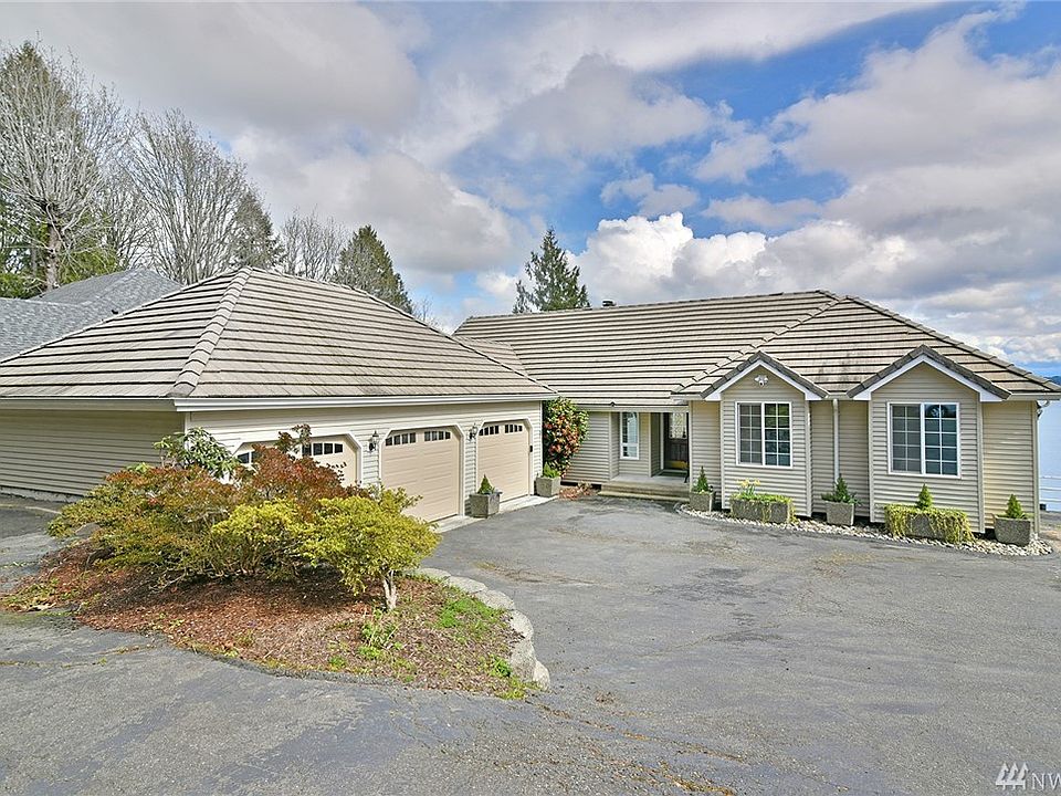 1st image of 2307 NE Castle Dr