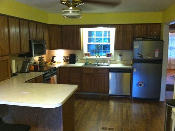4th image of 4510 Oakestia St