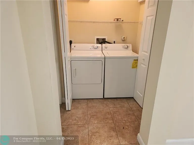 6094 Live Oak Ct #A — Photo 18