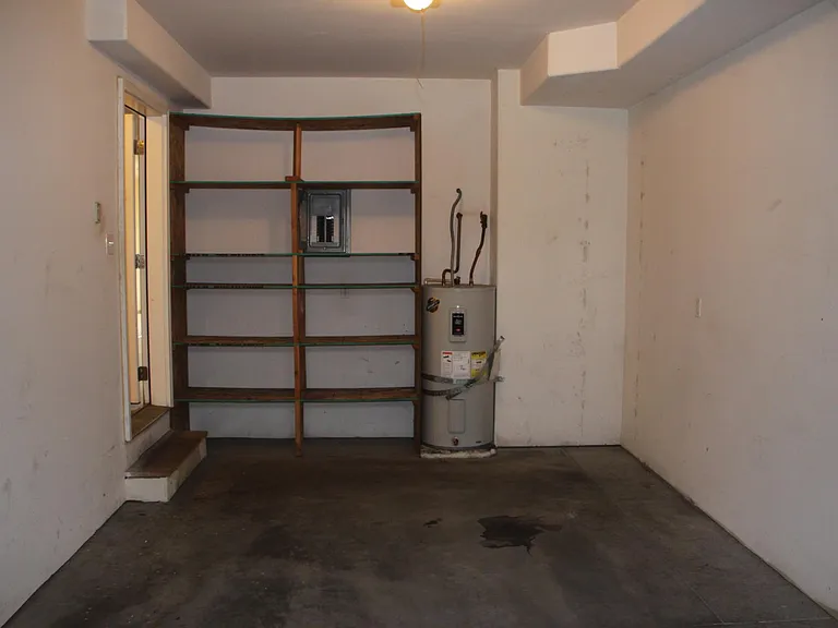308 S Blake Rd — Photo 6
