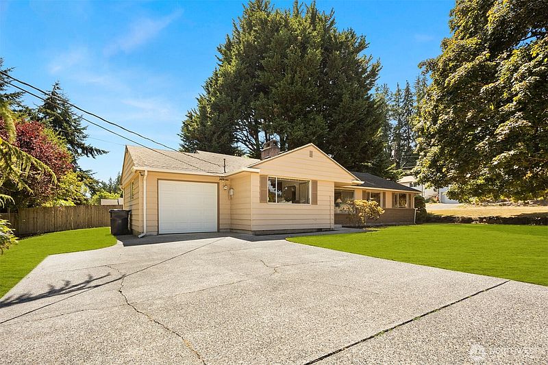 3rd image of 7428 229th Street SW