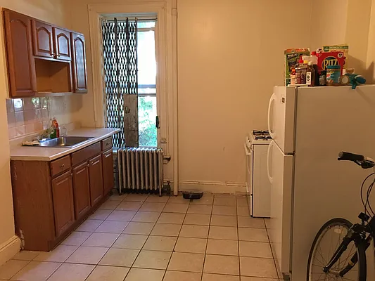 Rented by Premier Metro Realty Corp | media 10