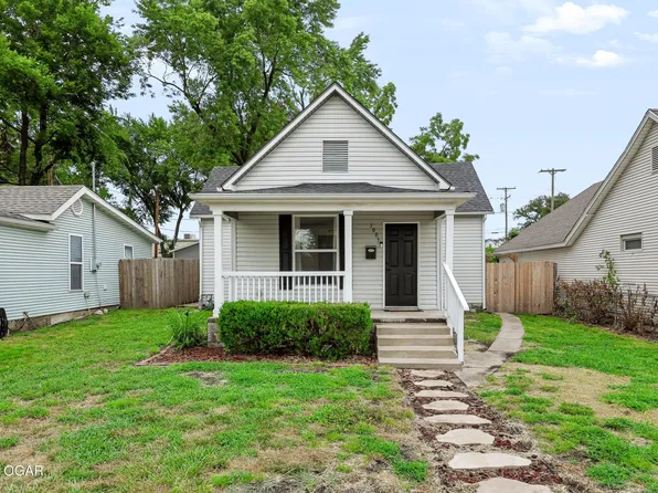 1005 W 1st St, Webb City, MO 64870