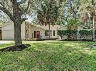 4010 Woodview Dr, Sarasota, FL 34232