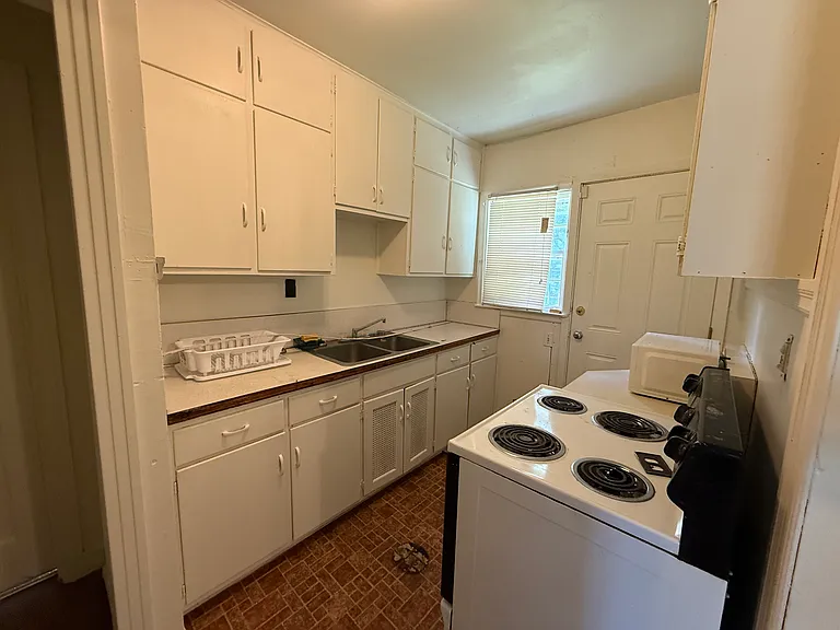 2804 Miller Ave — Photo 4