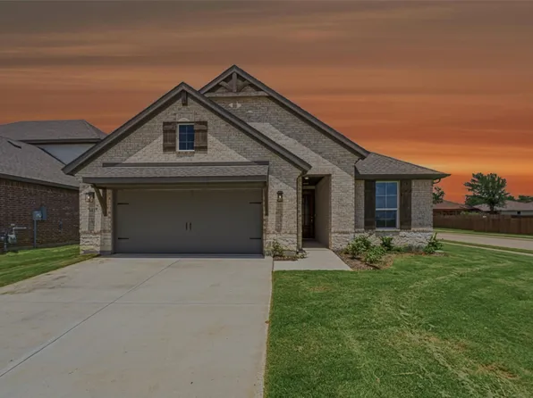 3415 Helena St, Gainesville, TX 76240