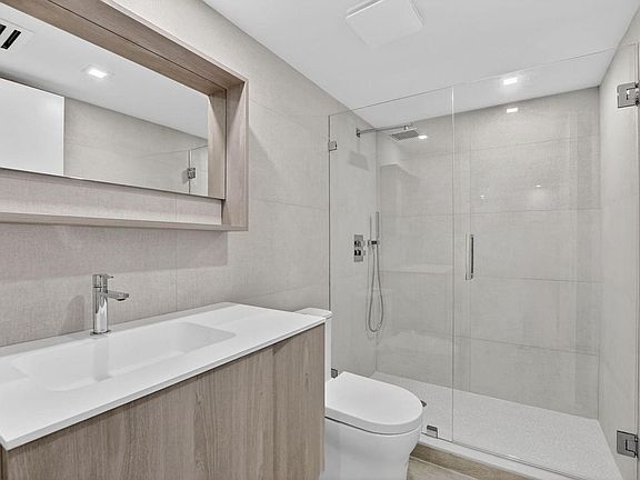 4th image of 7835 Lakeside Blvd APT 946