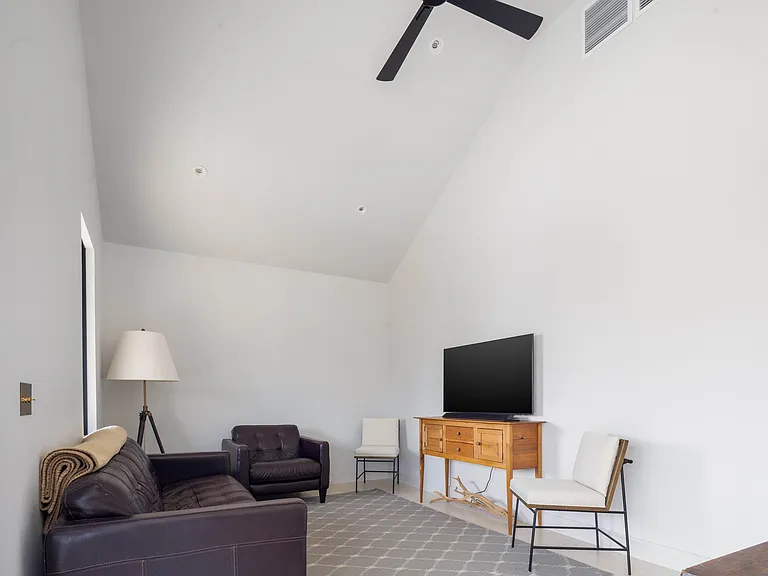 61 Peconic Ave — Photo 16