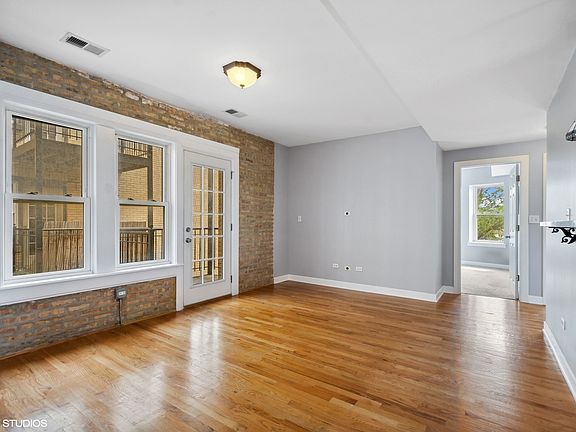 3rd image of 2344 W Granville Ave #2