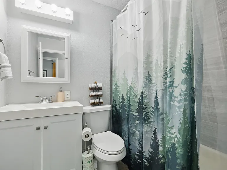743 Greenhaven Dr — Photo 25