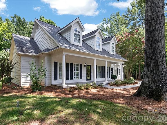 4th image of 5300 Camilla Ln