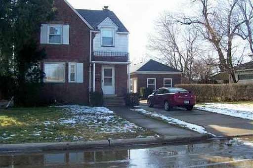 2nd image of 22486 Lange St