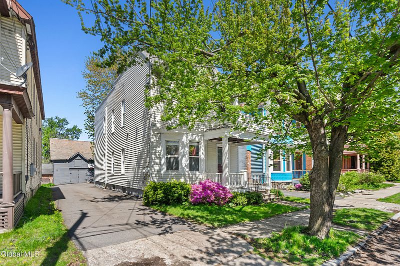 2nd image of 1047 Gillespie Street