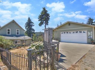 1344 Commercial Ave, Coos Bay, OR 97420