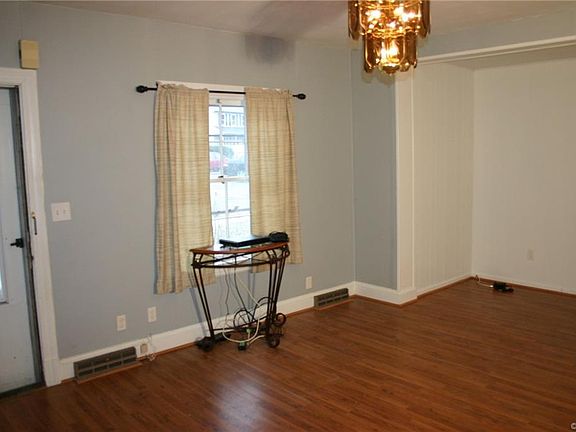 4th image of 1239 Brushwood Ave