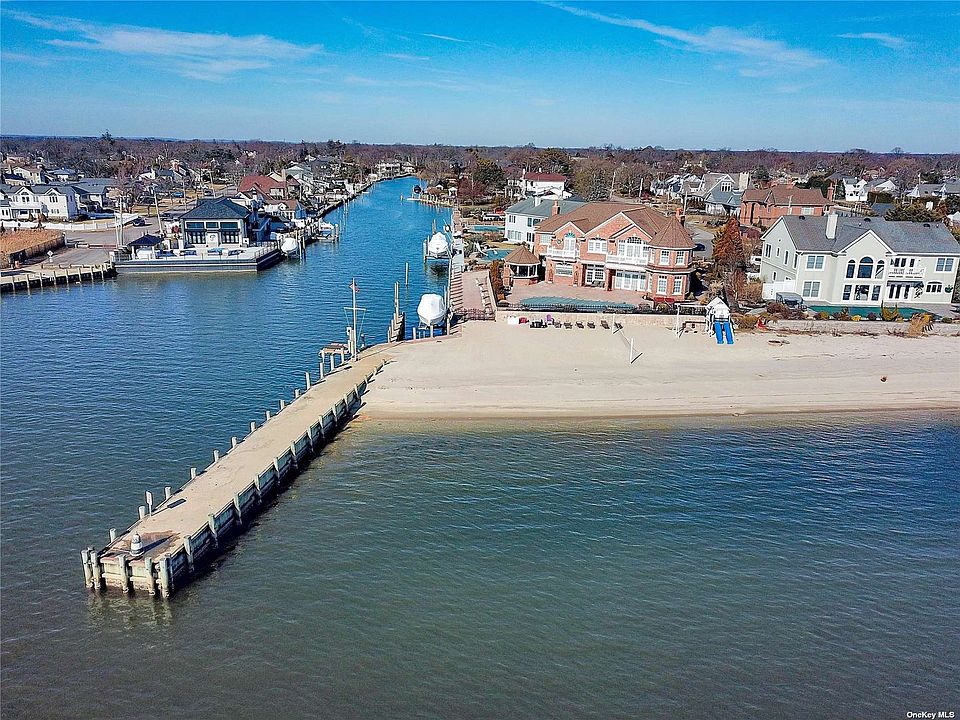 103 Davison Ln W, West Islip, NY 11795 MLS 3378128 Zillow