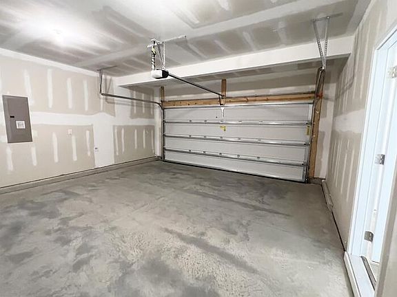 4th image of 324 Highview Dr