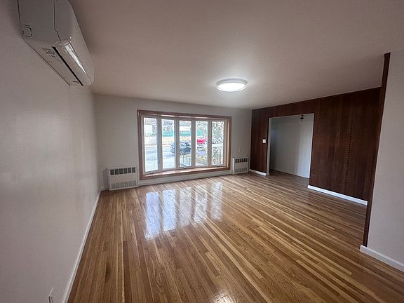 3rd image of 22-18 Clintonville St #1