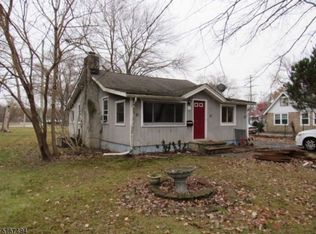 30 Cherokee Ave, Lake Hiawatha, NJ 07034