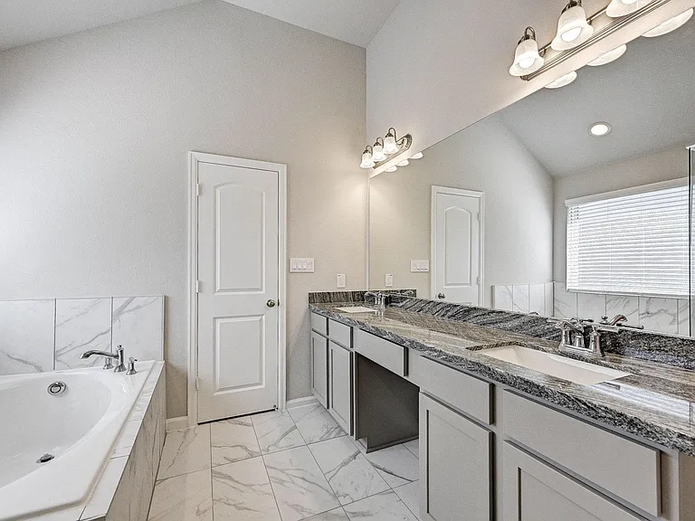 1918 Kirby Landing Dr — Photo 28
